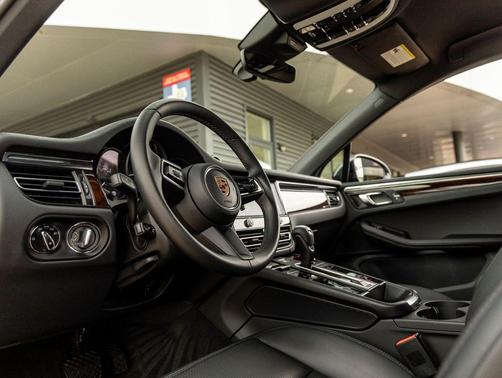 Volcano Grey Metallic 2024 Porsche Macan Macan