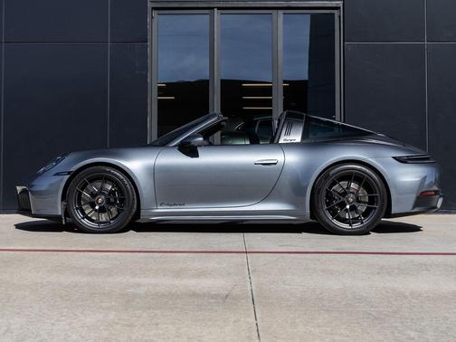 2025 Porsche 911 Targa 4 GTS