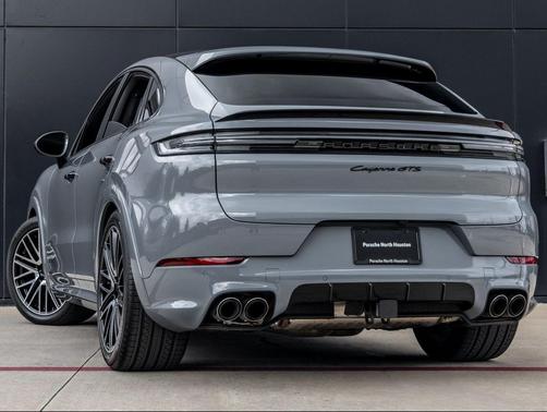 2025 Porsche Cayenne GTS