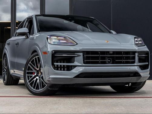 2025 Porsche Cayenne GTS