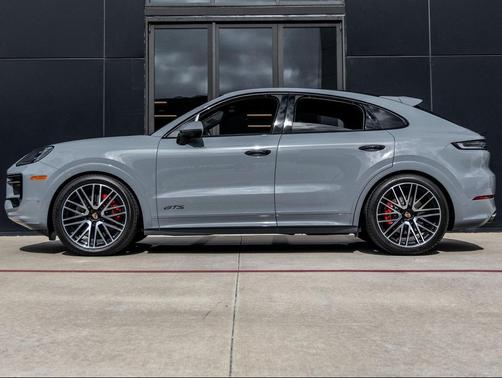 2025 Porsche Cayenne GTS