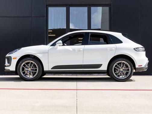 2025 Porsche Macan T