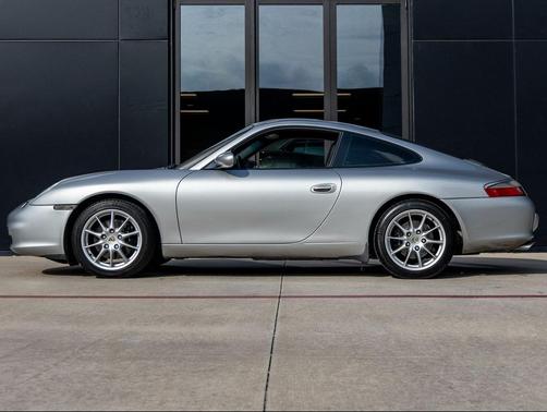 2004 Porsche 911 Carrera