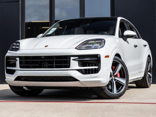 2025 Porsche Cayenne GTS