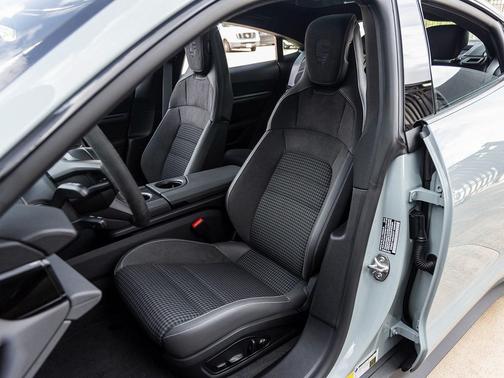 2025 Porsche Taycan 4S