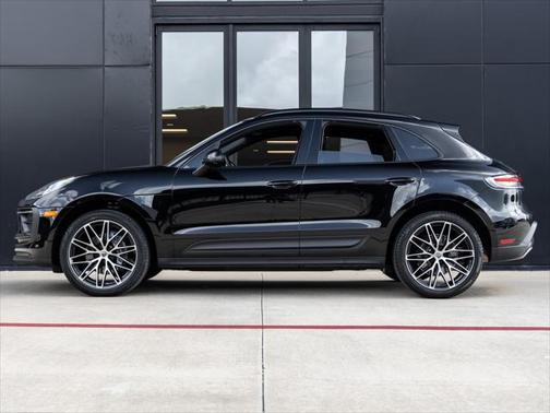 2025 Porsche Macan Base
