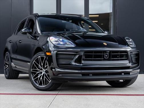 2025 Porsche Macan Base