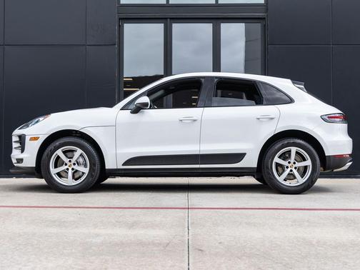 White 2021 Porsche Macan Macan