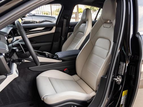 2025 Porsche Panamera 