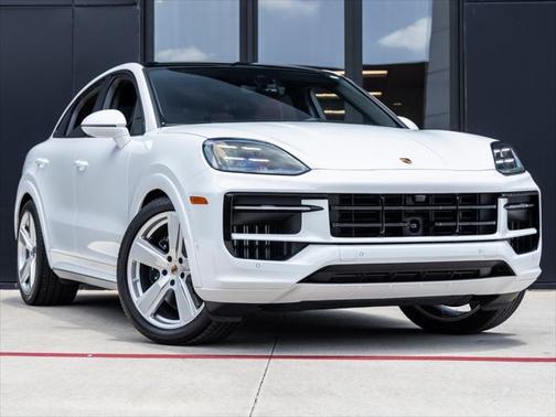 2025 Porsche Cayenne GTS