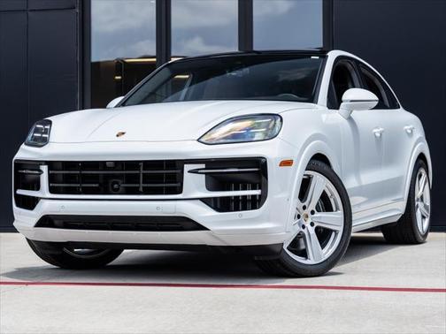 2025 Porsche Cayenne GTS