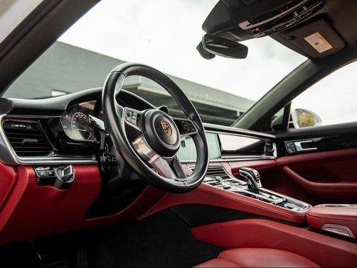 2020 Porsche Panamera 4