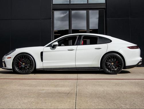 2020 Porsche Panamera 4