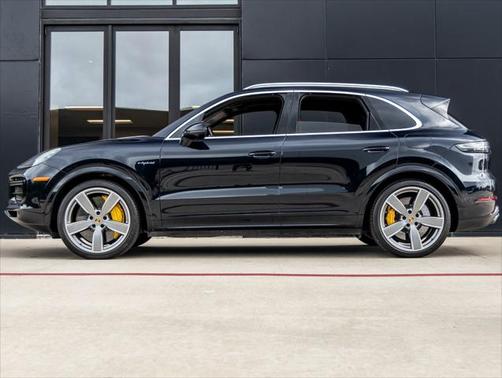 2022 Porsche Cayenne E-Hybrid S