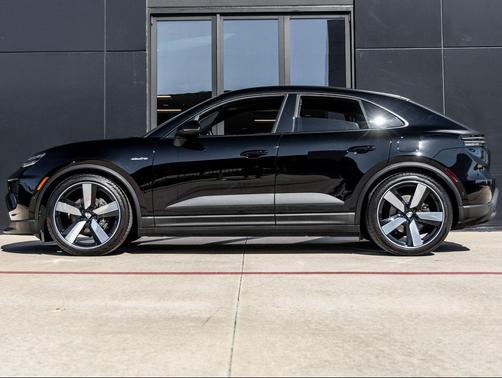 2025 Porsche Macan Electric