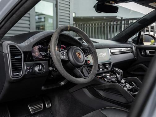 2022 Porsche Cayenne Turbo GT