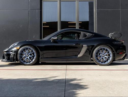 2025 Porsche 718 Cayman GT4 RS