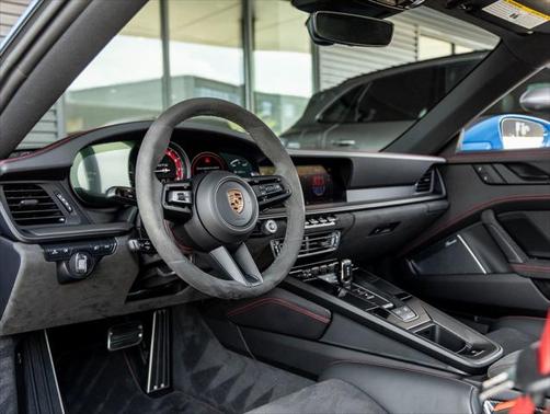 2024 Porsche 911 Carrera GTS