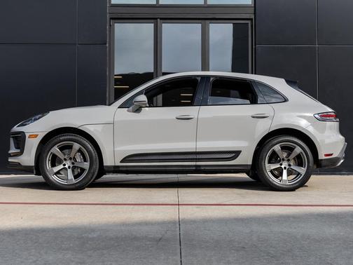 2023 Porsche Macan 