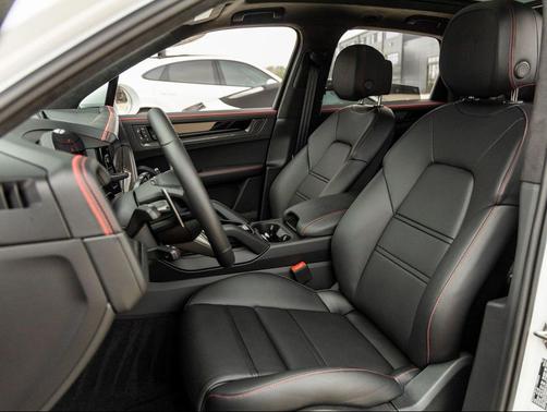 2026 Porsche Cayenne GTS