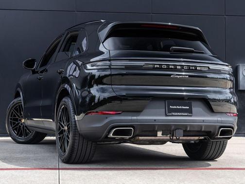 Chromite Black Metallic 2026 Porsche Cayenne Cayenne
