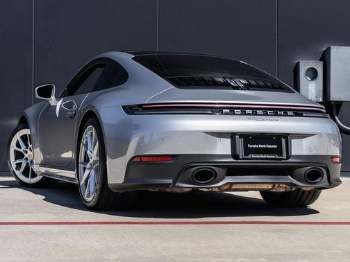 2025 Porsche 911 Carrera