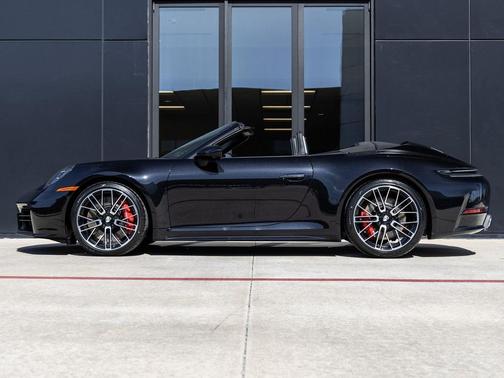 2026 Porsche 911 Carrera 4S Cabriolet