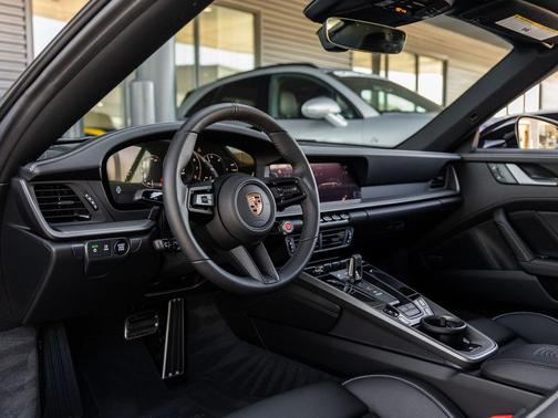 2026 Porsche 911 Carrera 4S Cabriolet