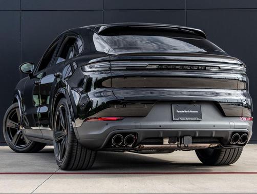2025 Porsche Cayenne 