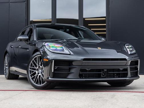2026 Porsche Panamera 4