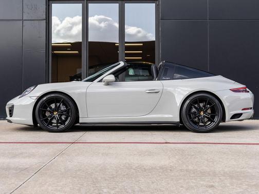 2019 Porsche 911 Targa 4