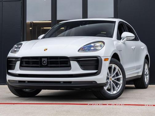 Carrara White Metallic 2026 Porsche Macan Macan