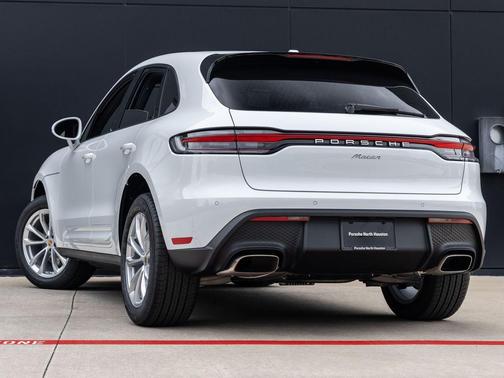 Carrara White Metallic 2026 Porsche Macan Macan