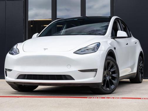 Pearl White Multi-Coat 2023 Tesla Model Y Long Range Dual Motor All-Wheel Drive