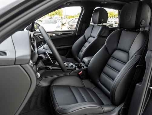 Volcano Grey Metallic 2026 Porsche Macan Macan