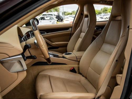 2013 Porsche Panamera 4