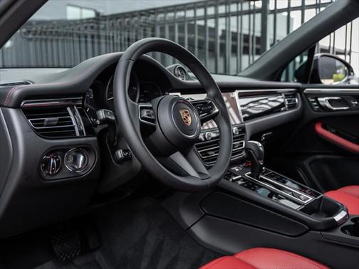 2025 Porsche Macan Base
