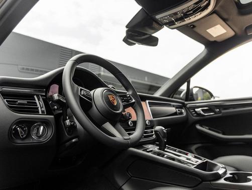 Volcano Grey Metallic 2026 Porsche Macan Macan