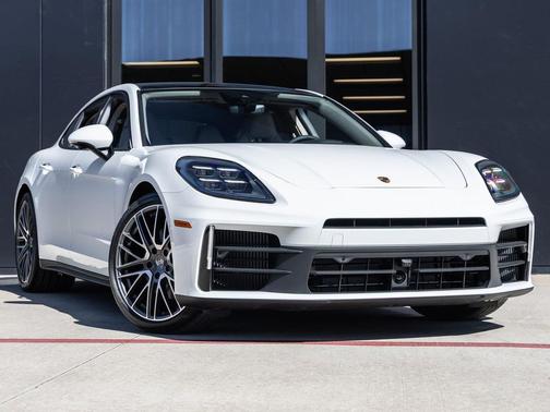 2026 Porsche Panamera 4