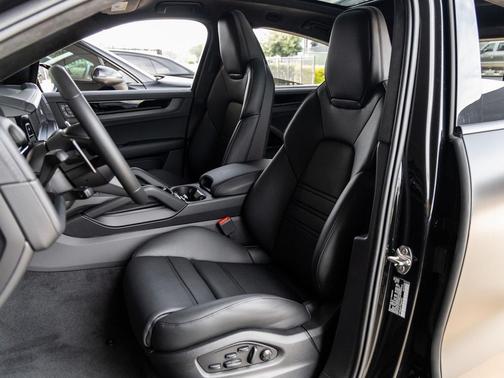 2026 Porsche Cayenne GTS