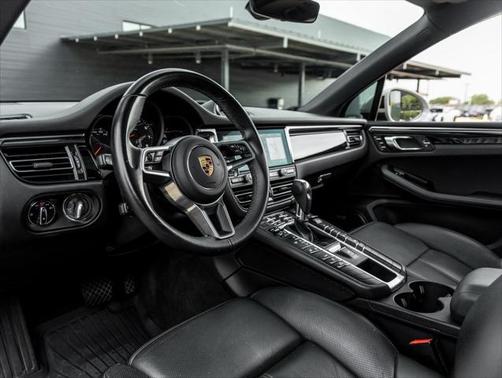 2021 Porsche Macan Base