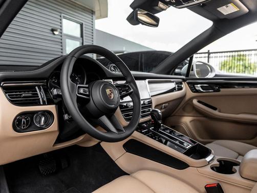 Chalk 2025 Porsche Macan Macan