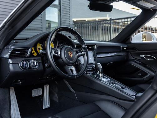 2017 Porsche 911 Turbo S