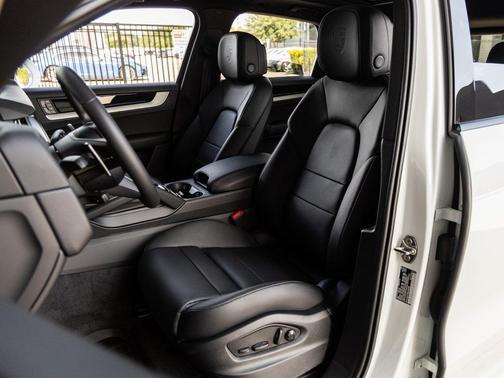 2025 Porsche Cayenne Cayenne