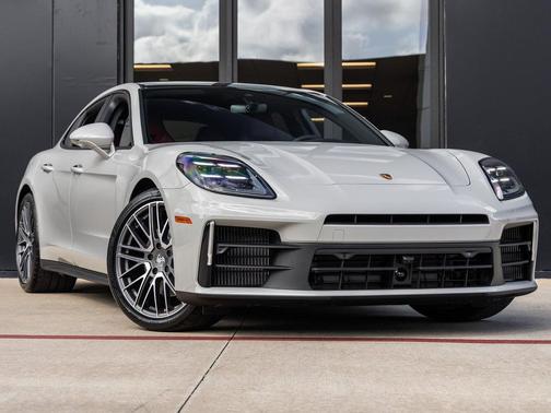 2026 Porsche Panamera 4