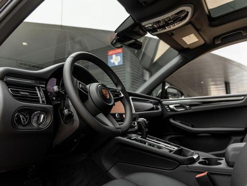 Jet Black Metallic 2026 Porsche Macan Macan