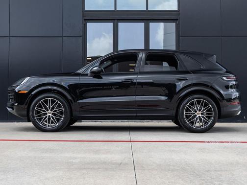 Chromite Black Metallic 2026 Porsche Cayenne Cayenne