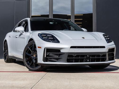2024 Porsche Panamera 4