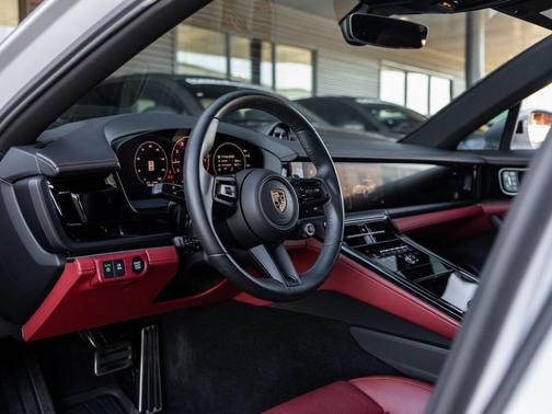 2024 Porsche Panamera 4