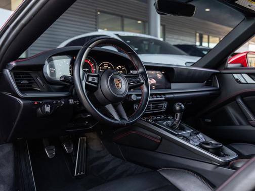 2020 Porsche 911 Carrera 4S Cabriolet